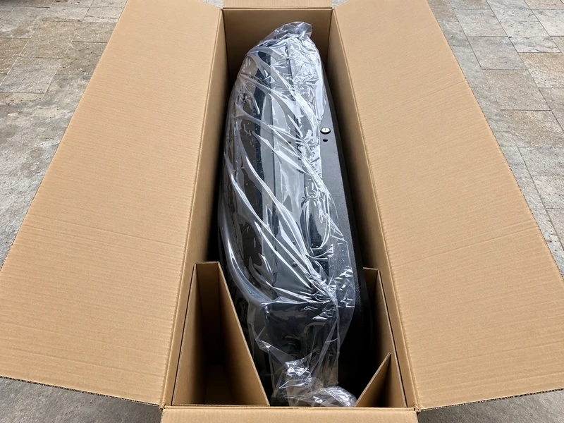 900L roof box protected with packaging for transportation